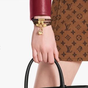 CRAZY IN LOCK CHARM BRACELET